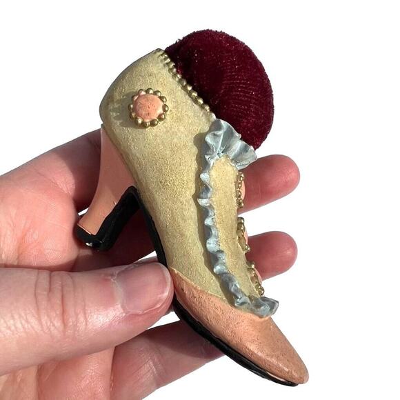 Vintage Victorian Shoe Shaped Fabric Pin Cushion Collectible Miniature - Picture 5 of 11